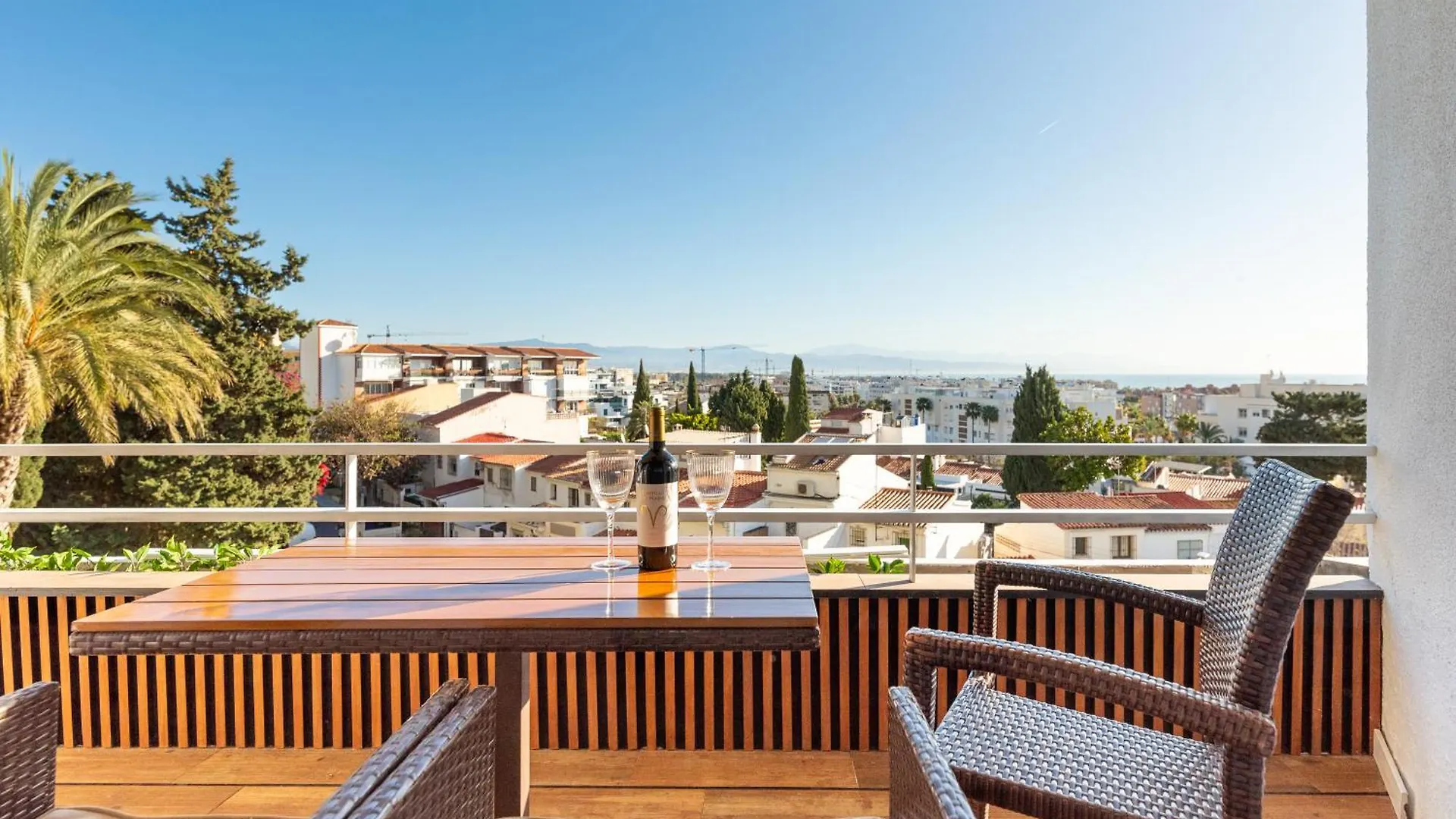 Wintowinrentals Great Location, Views & Relax Torremolinos Apartment