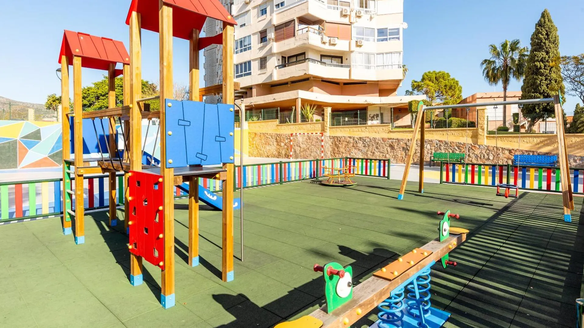 Wintowinrentals Great Location, Views & Relax Torremolinos Apartment